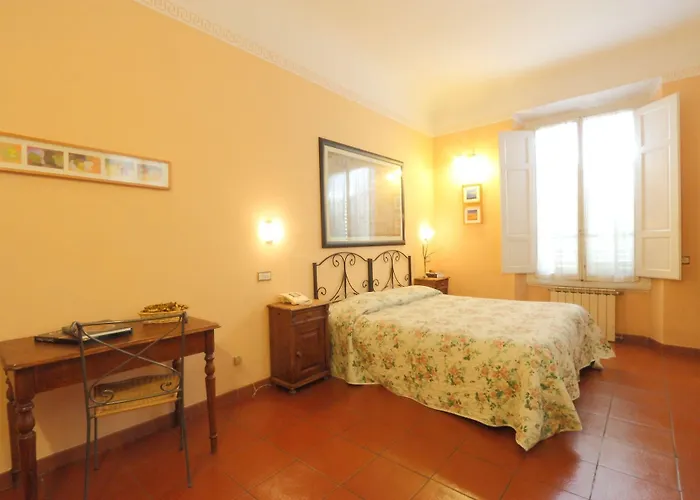 Genesi Hotel 2*