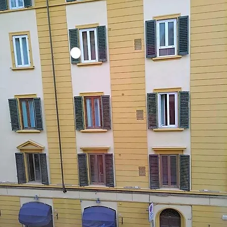 فندق Genesi 2*